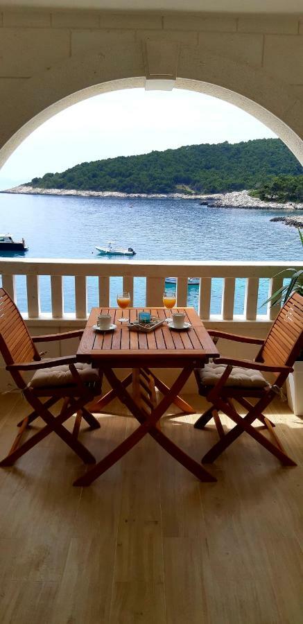 Stonehouse Milna (Hvar)