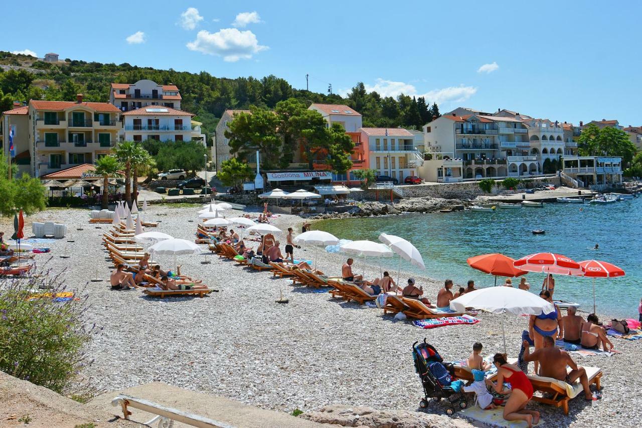Stonehouse * Milna (Hvar)