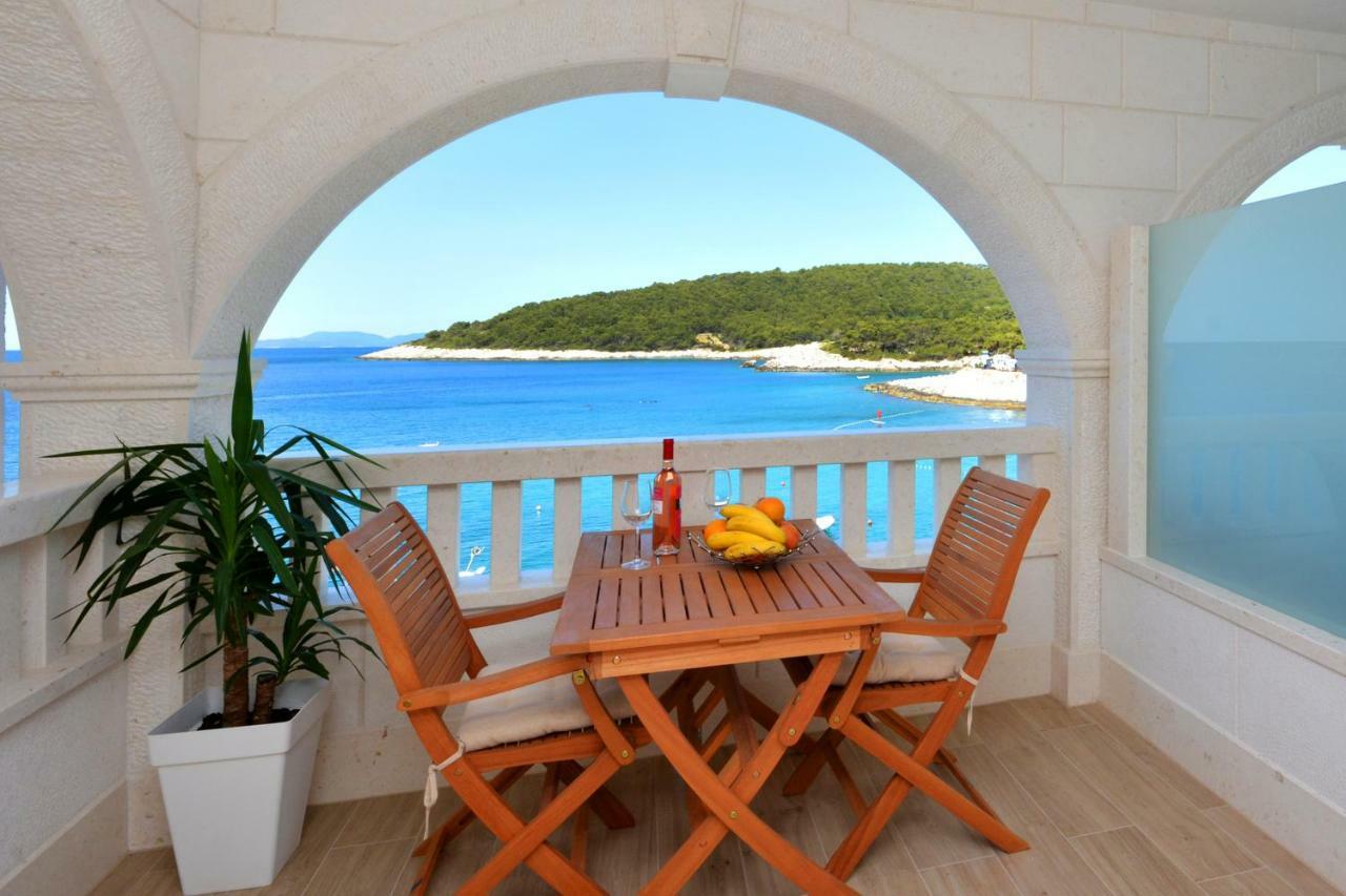 Stonehouse Milna (Hvar)